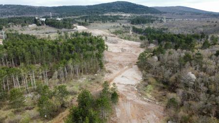 Očiščena trasa - foto proti Kozini